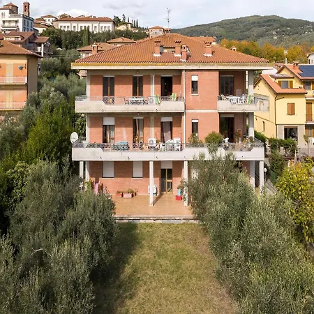 Home In Tuoro Sul Trasimeno Near Lago Trasimeno Appartement *