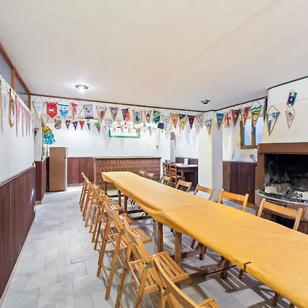 Home In Tuoro Sul Trasimeno Near Lago Trasimeno Appartement *